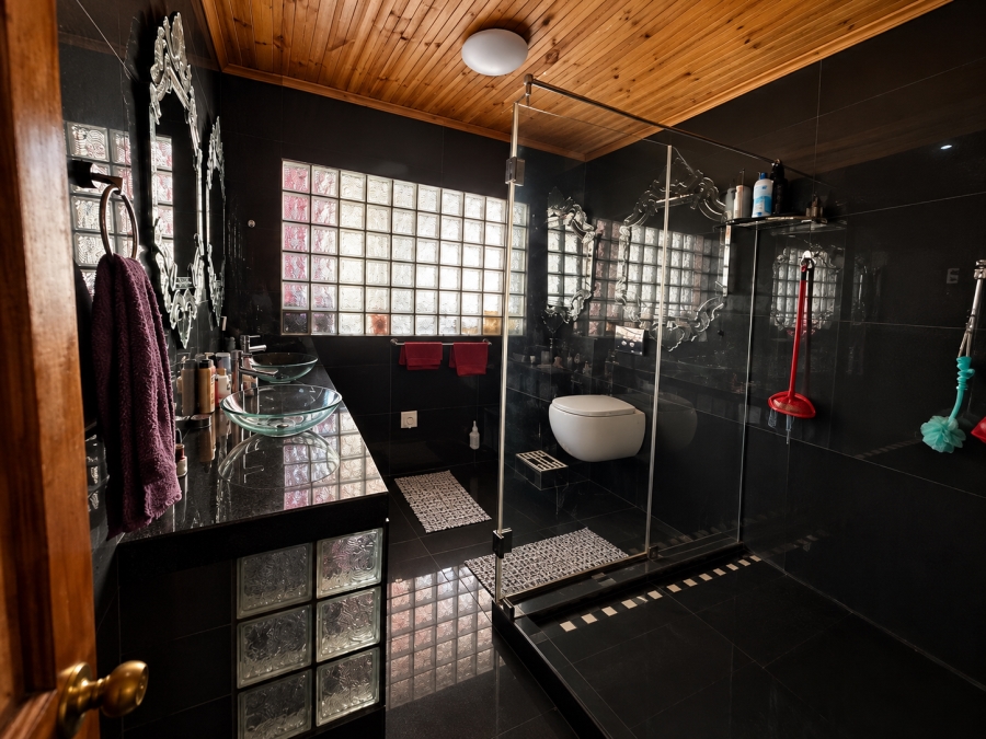 5 Bedroom Property for Sale in Protea Heights Western Cape